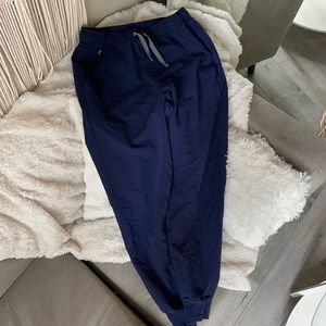 Men’s navy Figs Joggers medium
